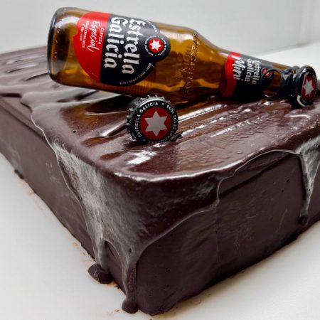 * TURRON TRUFADO NEGRO CON CERVEZA DE NAVIDAD GALLEGA EDICION LIMITADA,HECHO A MANO.