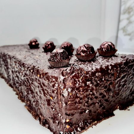 TURRON CON FERRERITO NEGRO 70% HECHO A MANO.