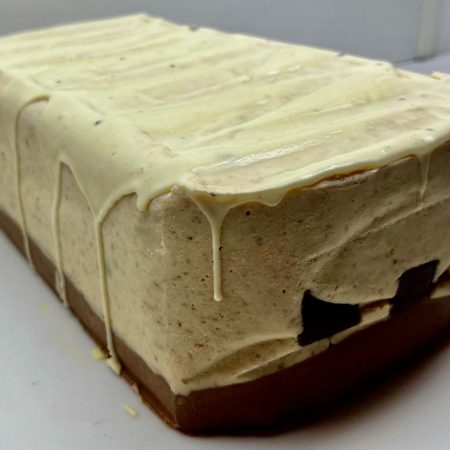 TURRON DE QUESO DE CABRA CON MEMBRILLO GALLEGO  HECHO A MANO.