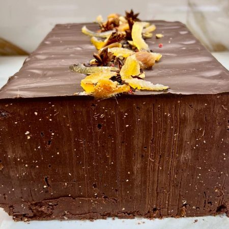 TURRON DE ESPECIES Y JENGIBRE  HECHO A MANO.