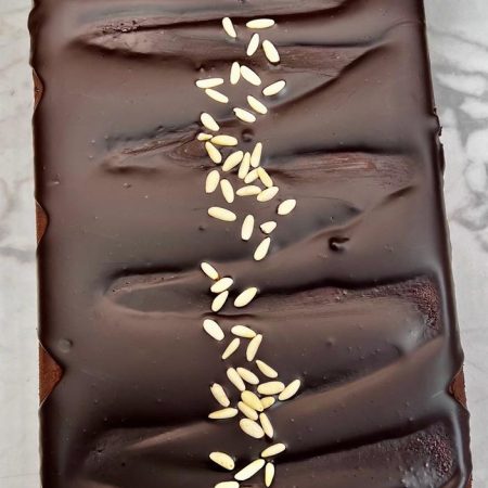 TURRON DE PIÑON DEL PAIS  HECHO A MANO.