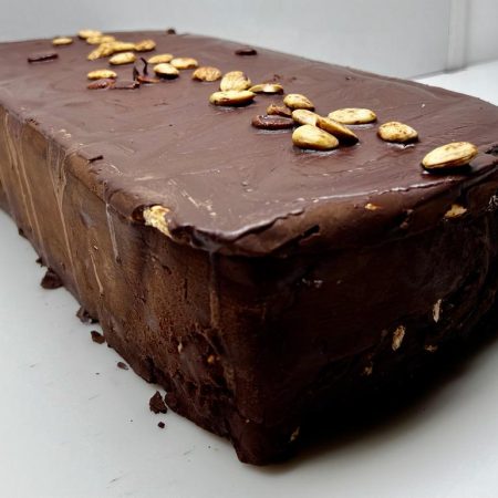 TURRON SIN AZUCAR DE ALMENDRA MARCONA DEL PAIS HECHO A MANO. 75% CACAO.
