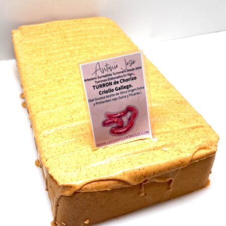 TURRON DE CHOCOLATE BLANCO Y CHORIZO CRIOLLO.