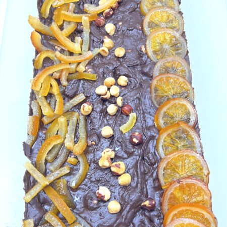 TURRON DE CHOCOLATE NEGRO Y GALLETA CRUJIENTE KIKATINA. HECHO A MANO.